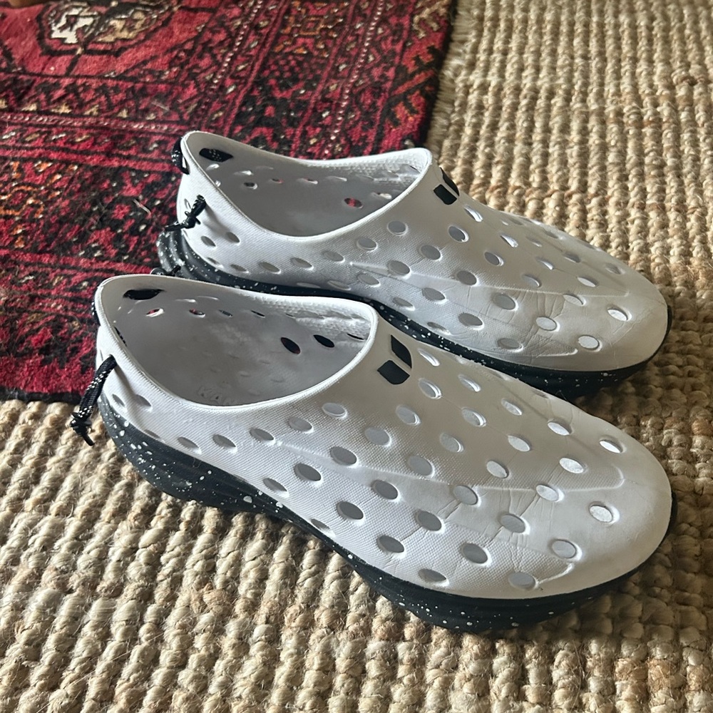 Kane Footwear - White and Black